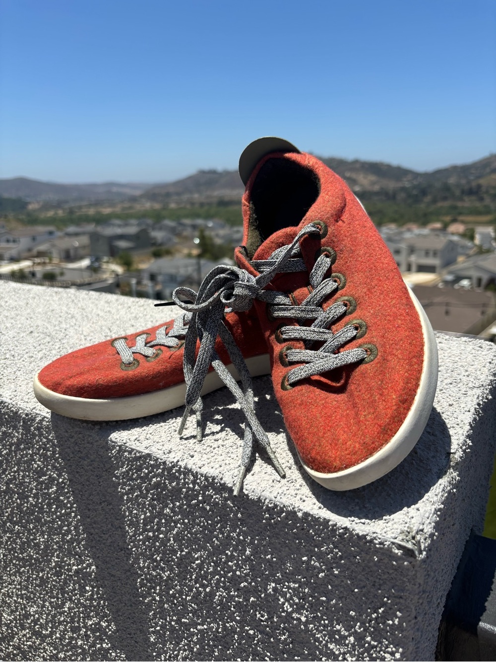allbirds Women’s Wool Runners - Rust Orange with Gray Laces size 8
